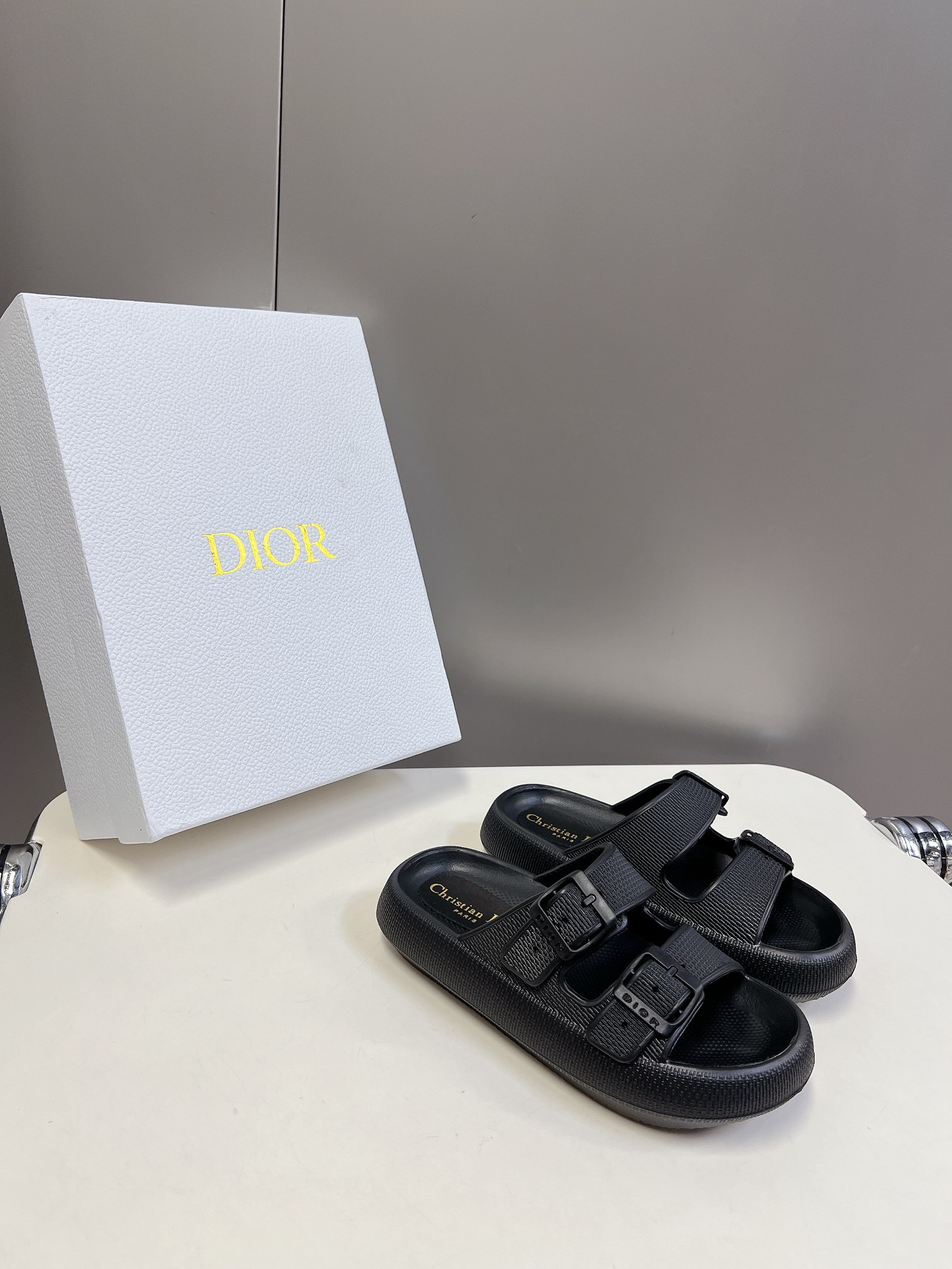 UA D10r Slide