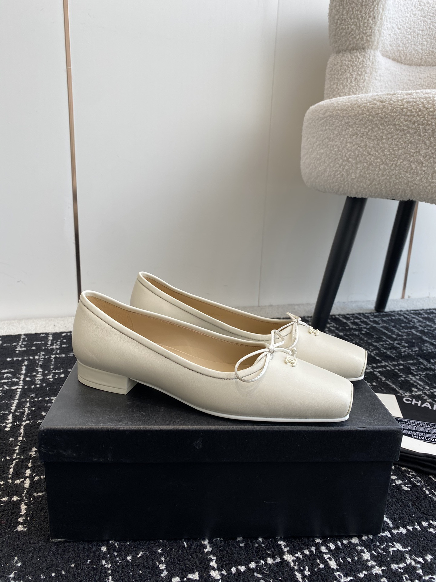 UA Ch**el VINTAGE BALLET FLATS