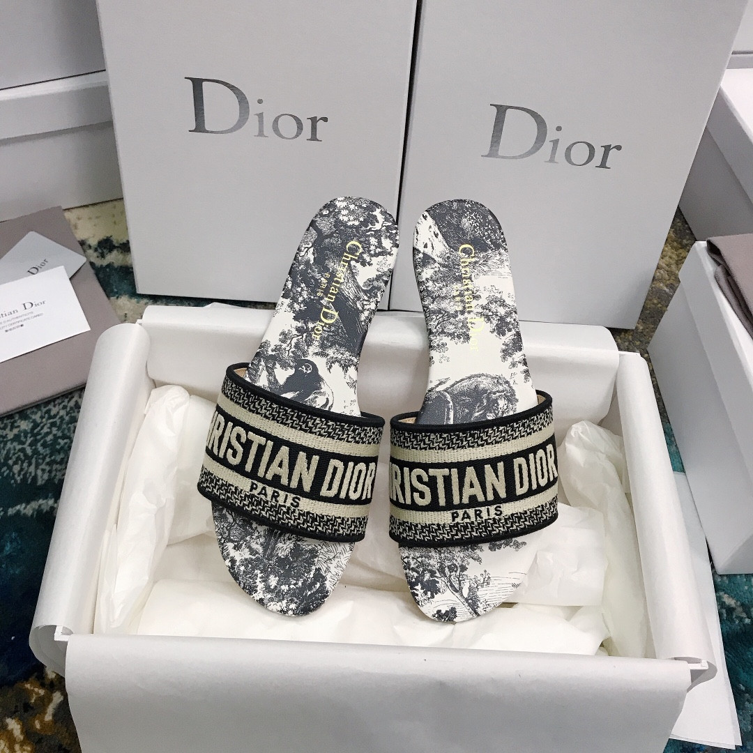 UA D10r Dway Slide