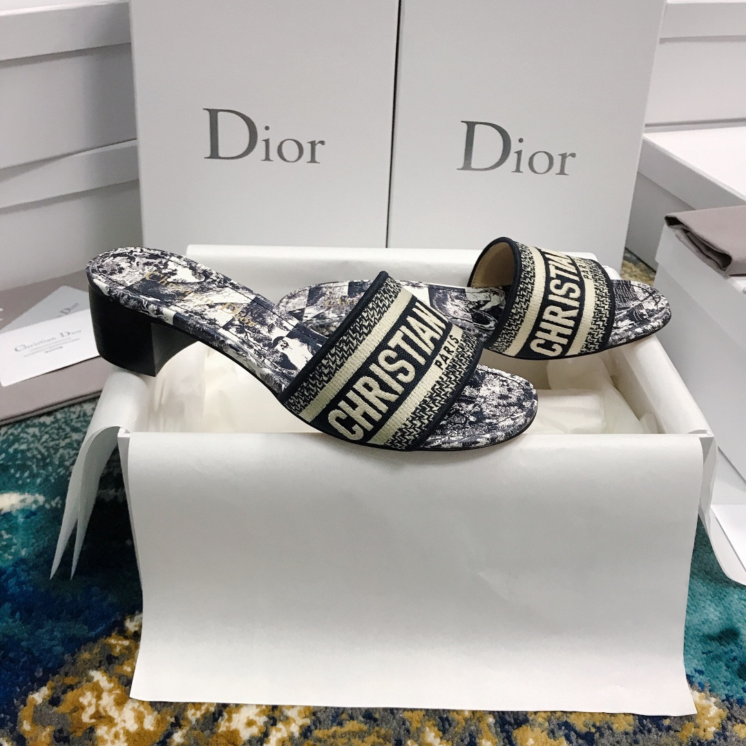 UA D10r Dway Heeled Slide