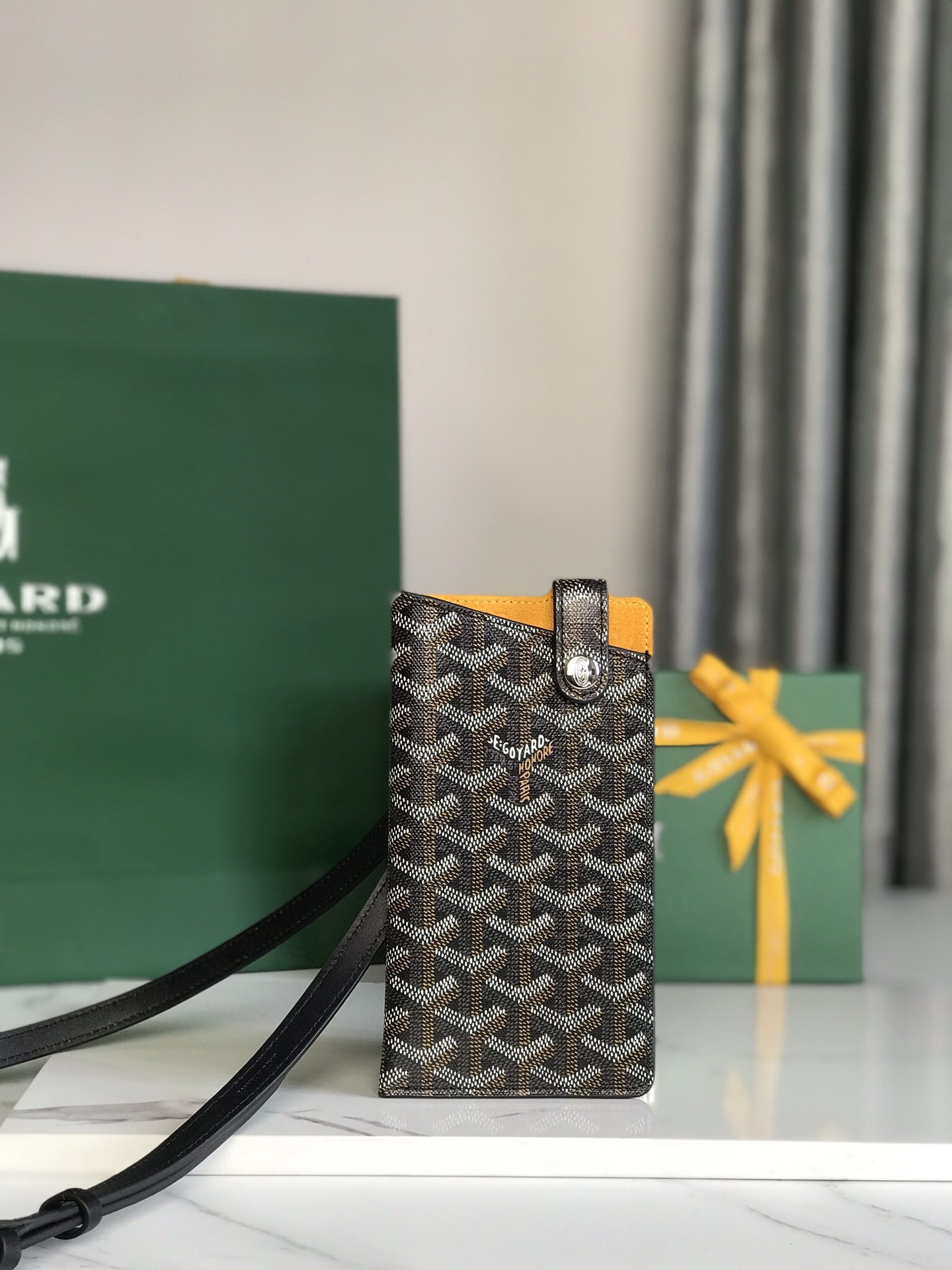 G09ard Card Bag 10cm x 1cm x 18cm