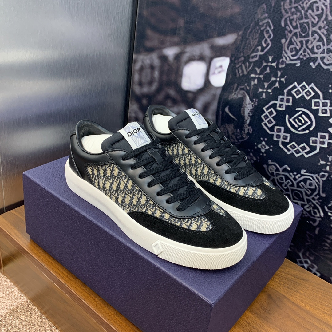 UA D10r B101 Sneaker