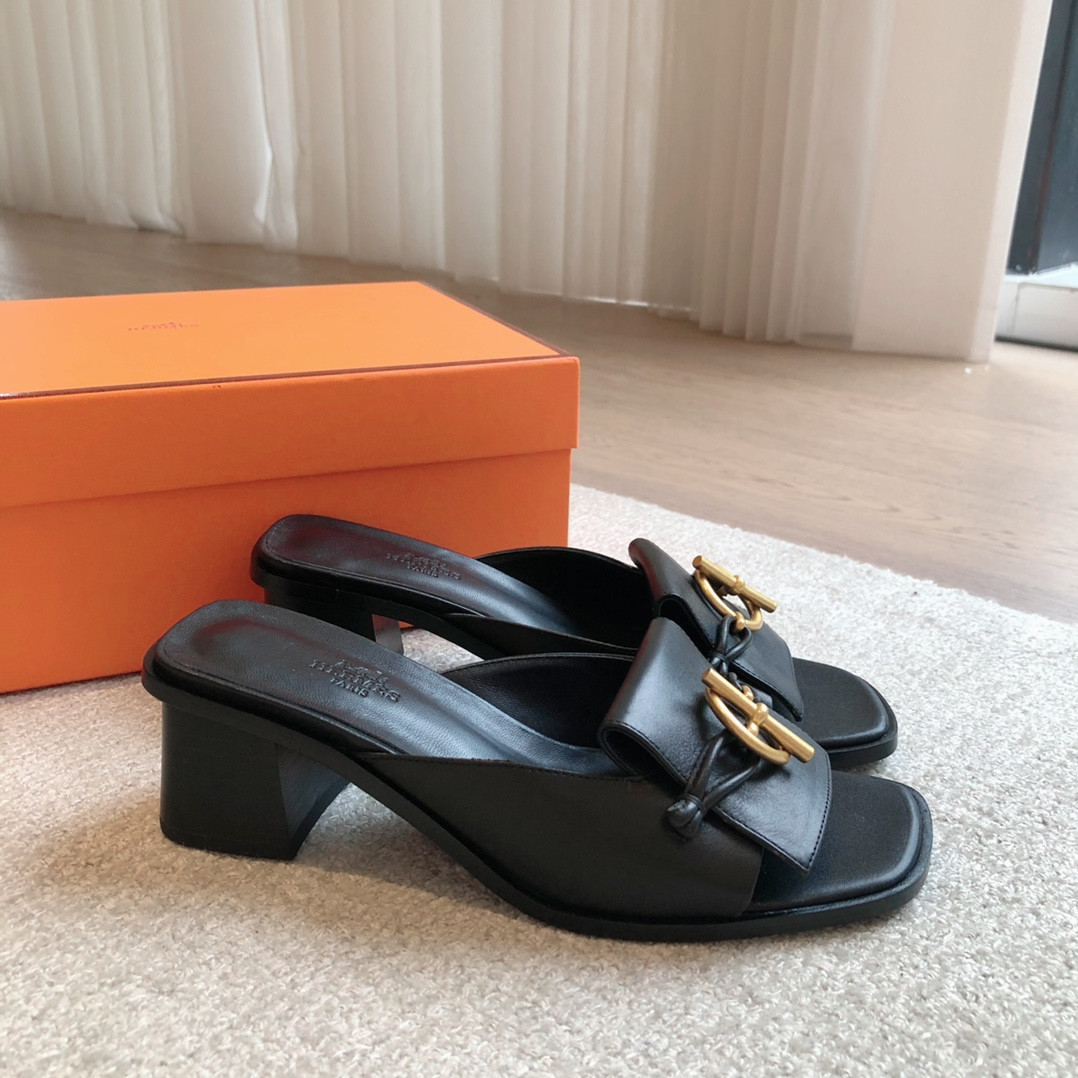 UA H**me5 Isle sandal