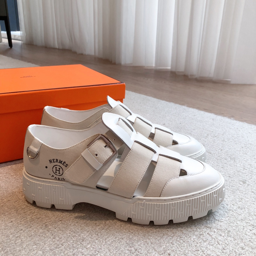 UA H**me5 Item sandal