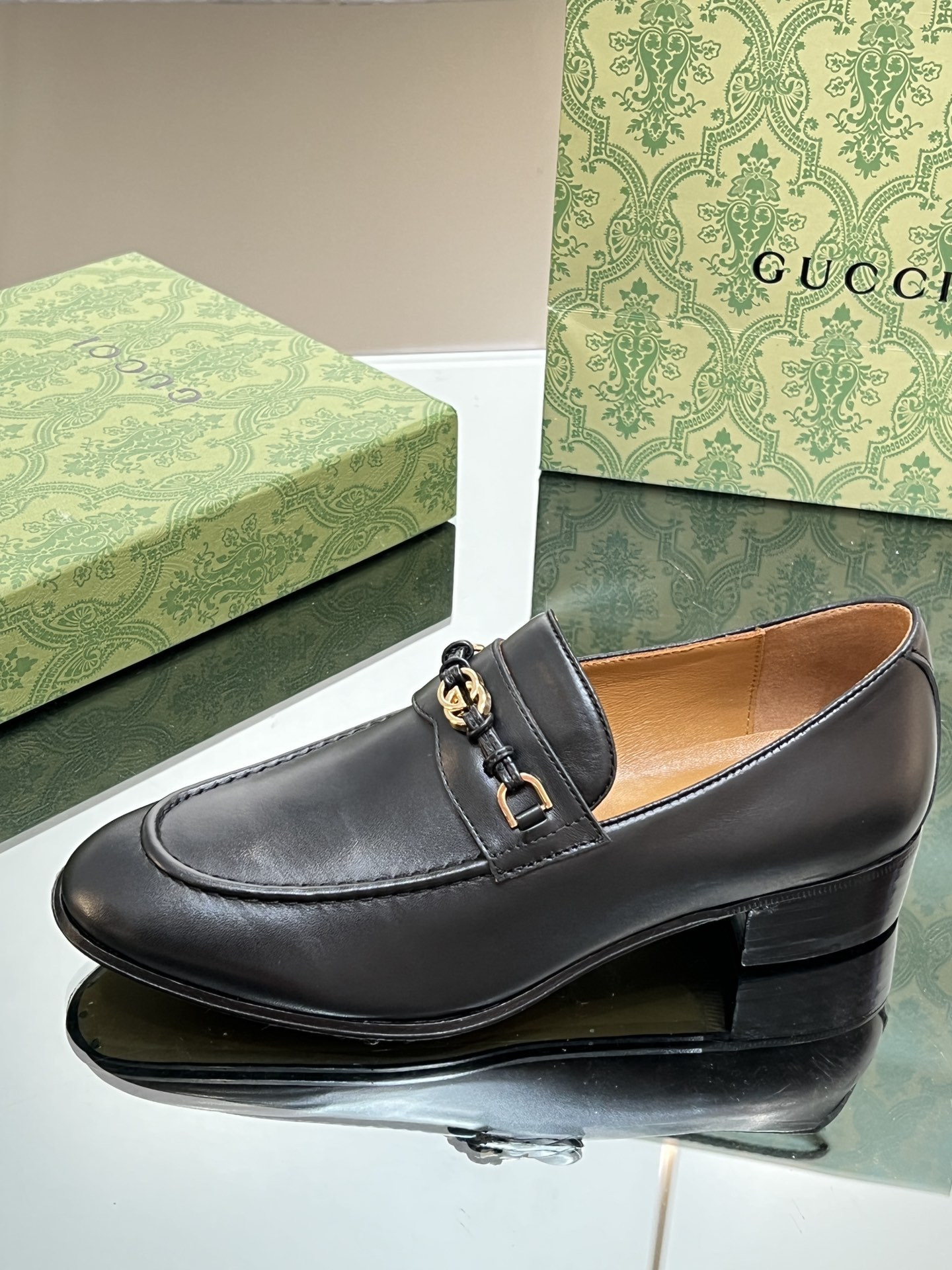 UA Gvc*1 INTERLOCKING G LOAFER