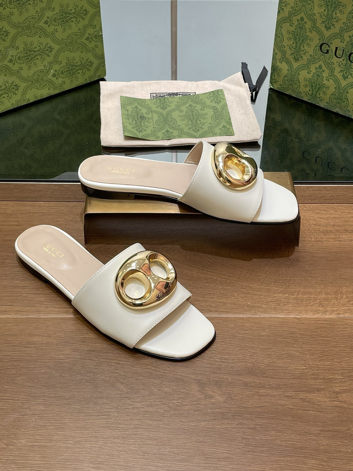 UA Gvc*1 MARINA CHAIN SLIDE