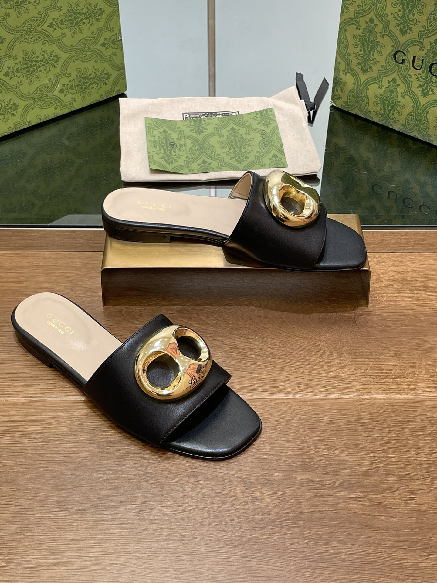 UA Gvc*1 MARINA CHAIN SLIDE