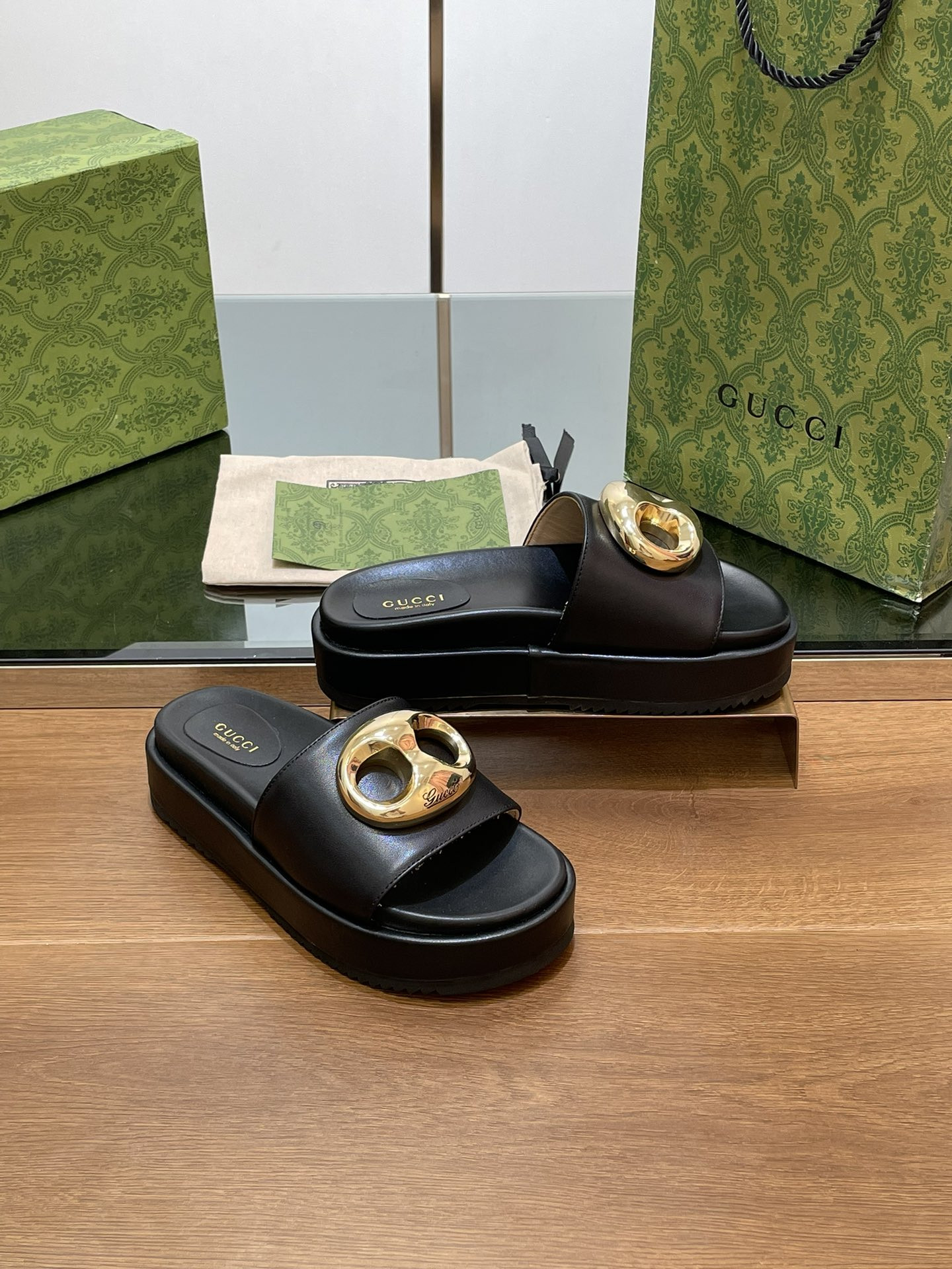 UA Gvc*1 MARINA CHAIN SLIDE