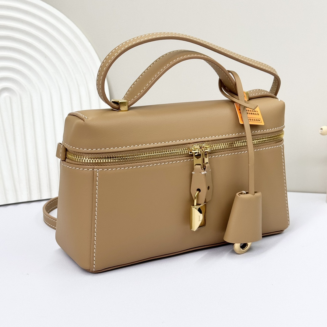 L0r0 P1ana Extra Pocket L19 11 x 19 x 6.5 cm