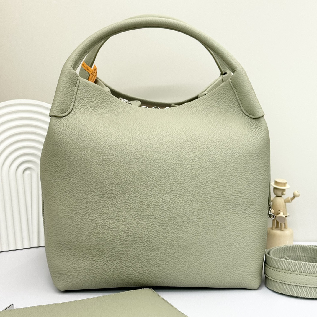 L0r0 P1ana Large Bale Bag Grained Calfskin 24 x 20 x 27 cm