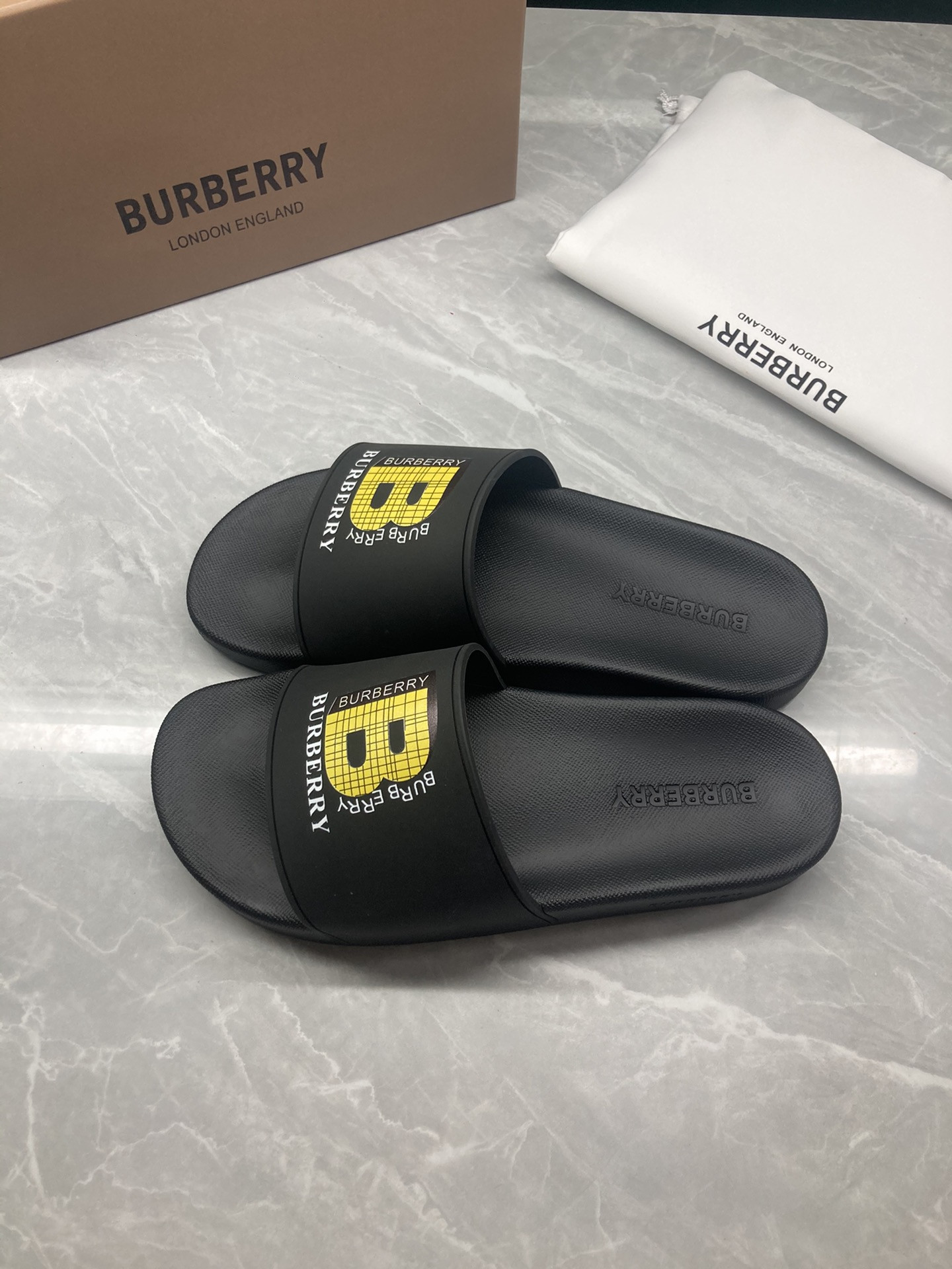 Bv*b*rry Slides