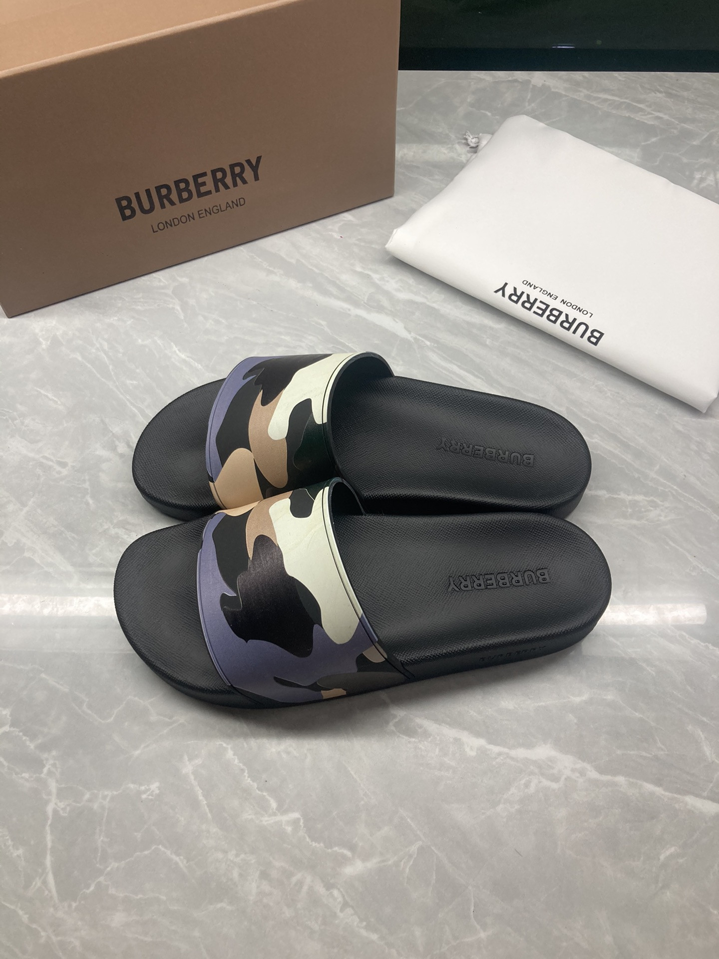 Bv*b*rry Slides