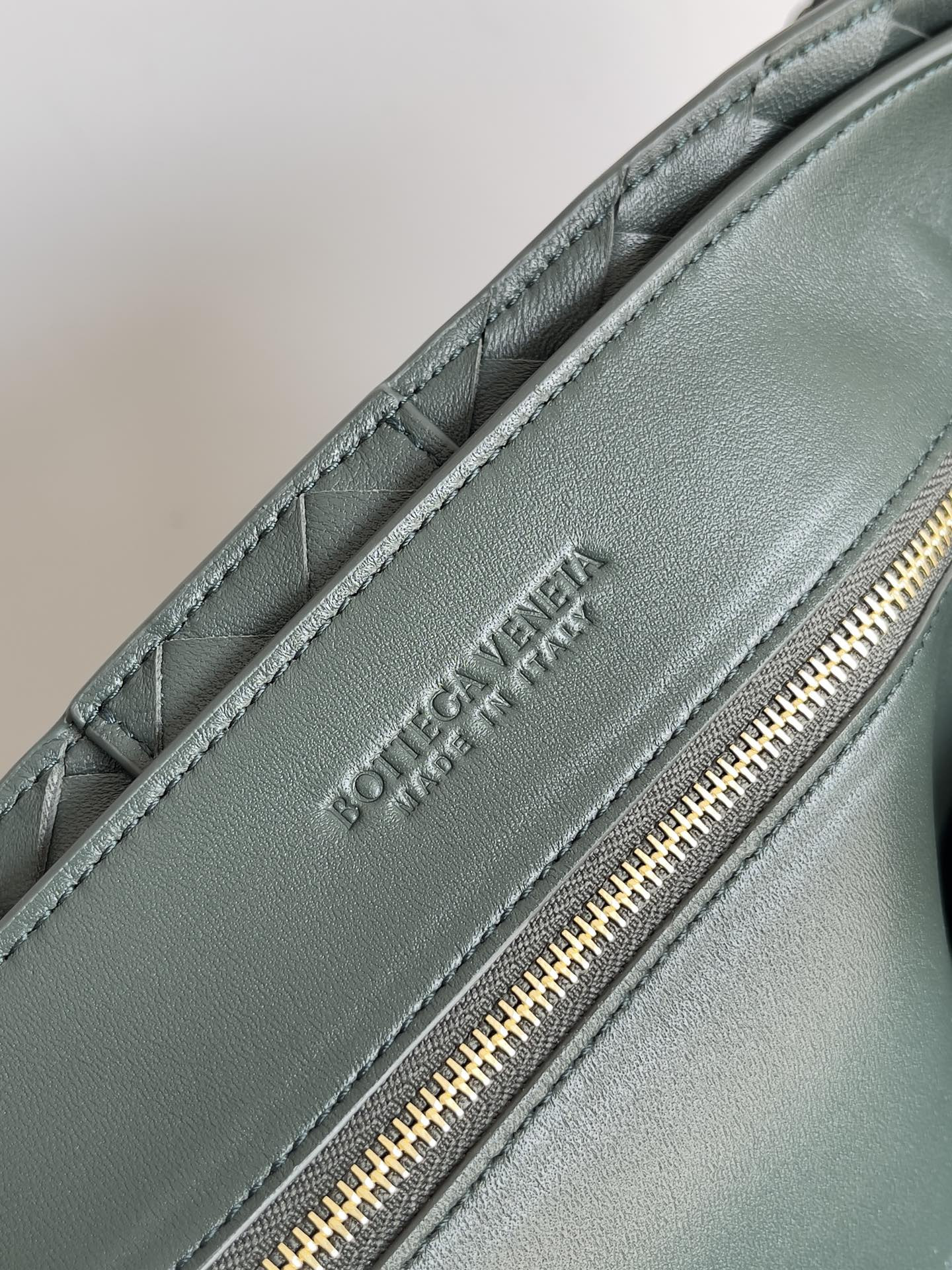 B0tt*ga Ven*ta Large Andiamo 42x18x35cm