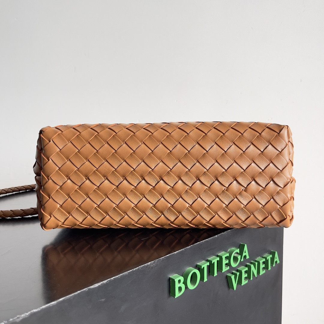 B0tt*ga Ven*ta Medium Andiamo 32x25x11CM