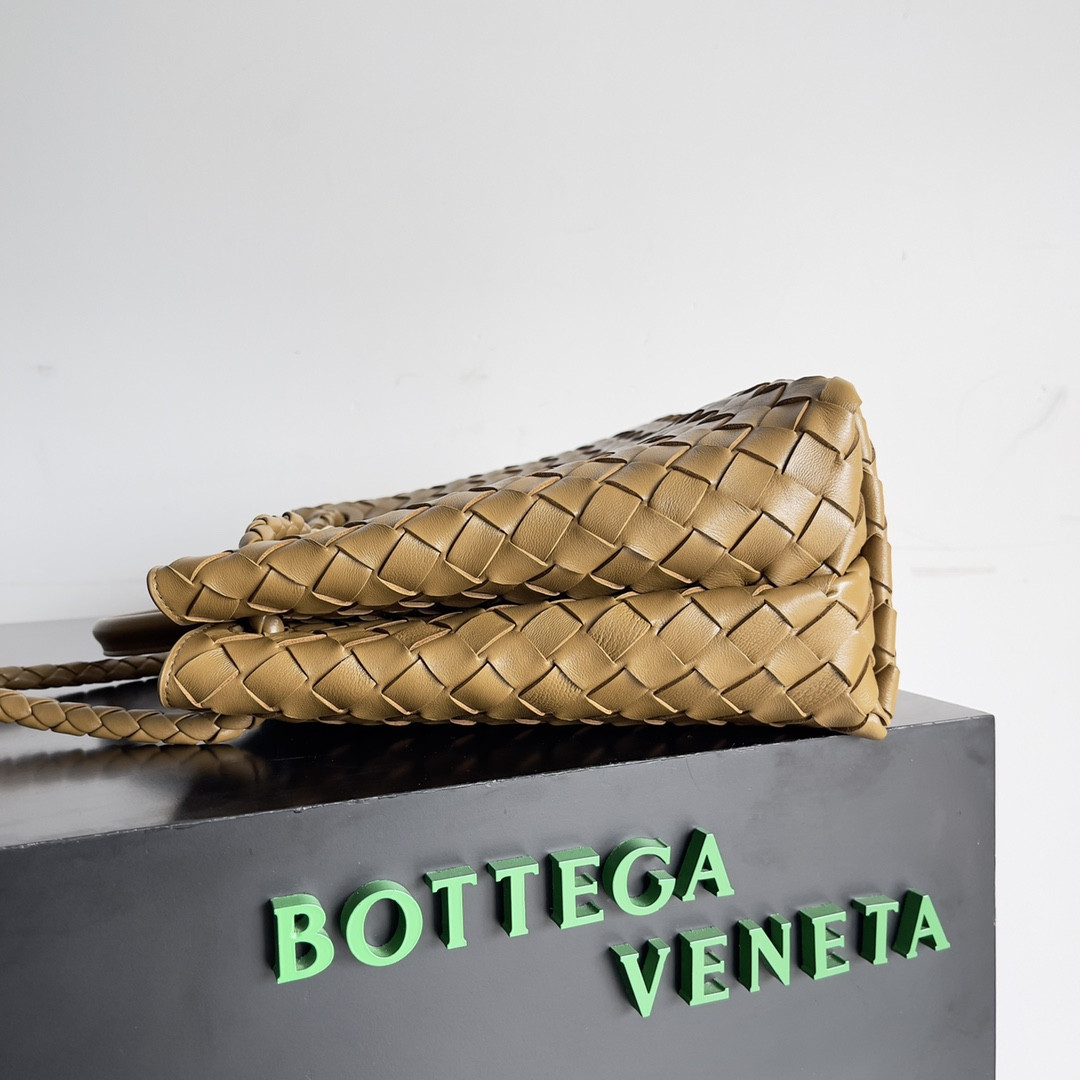 B0tt*ga Ven*ta Medium Andiamo 32x25x11CM