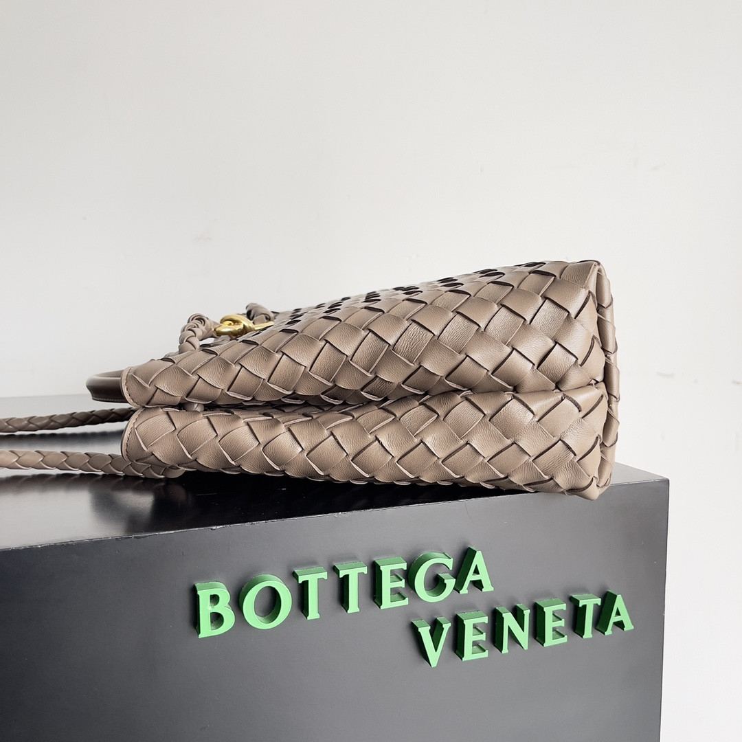 B0tt*ga Ven*ta Medium Andiamo 32x25x11CM