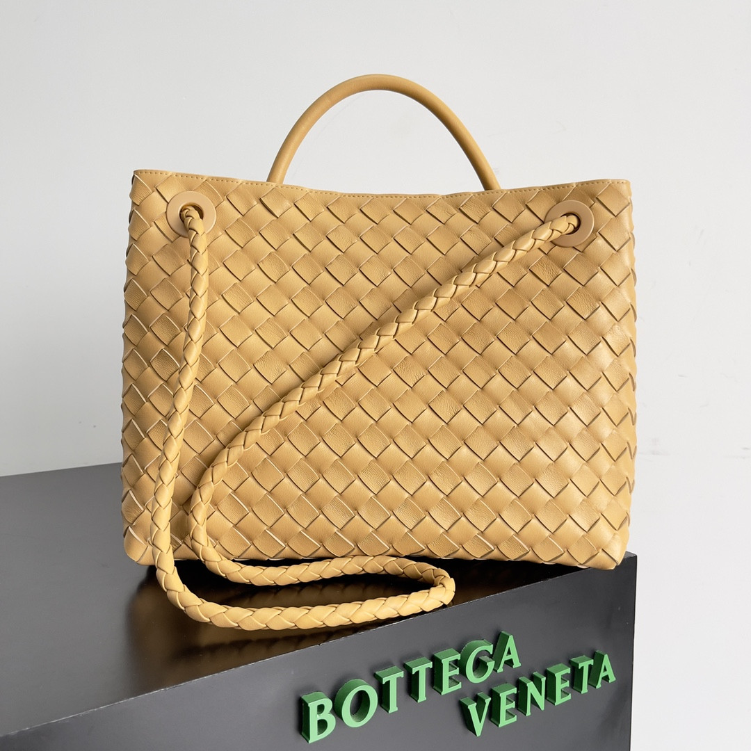B0tt*ga Ven*ta Medium Andiamo 32x25x11CM
