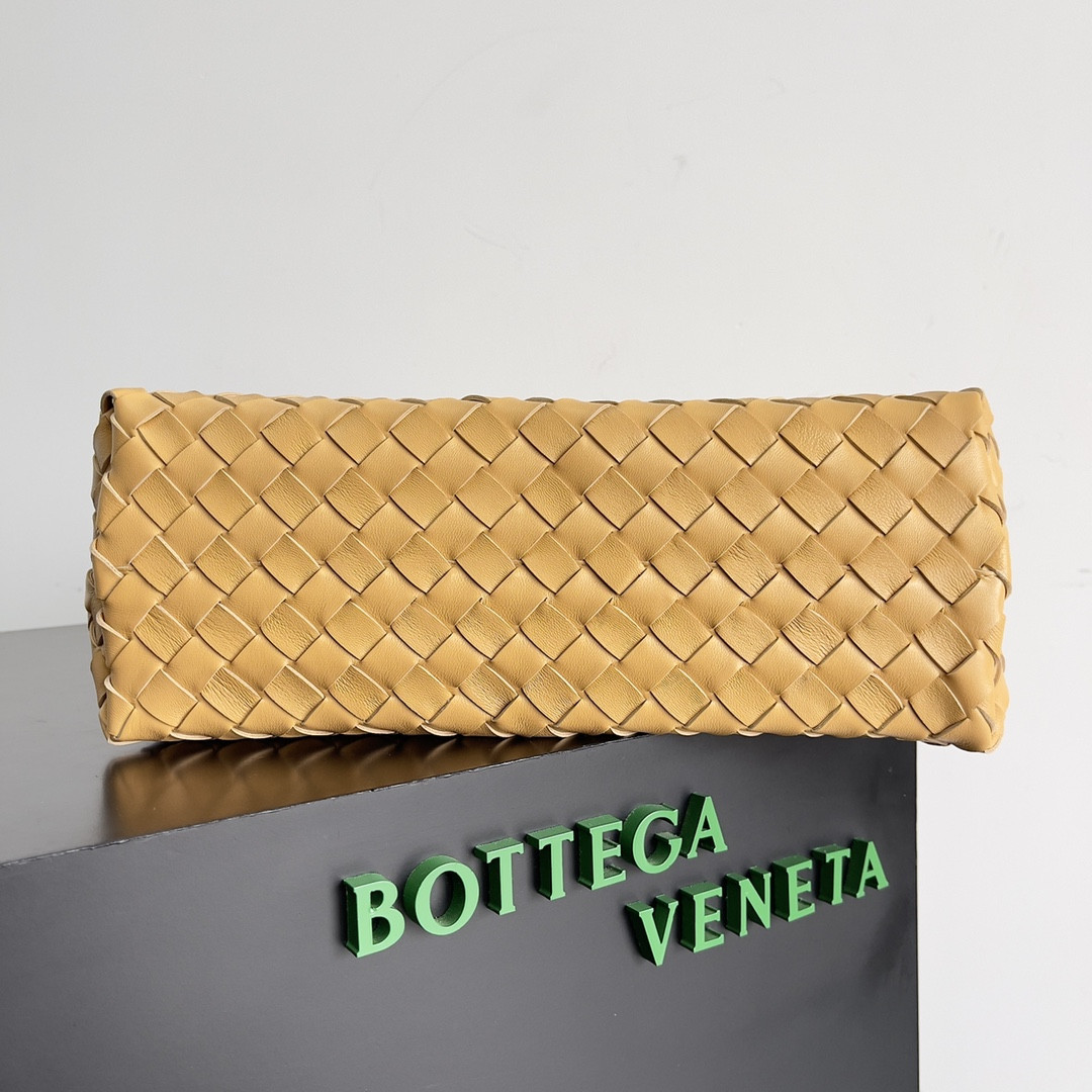 B0tt*ga Ven*ta Medium Andiamo 32x25x11CM