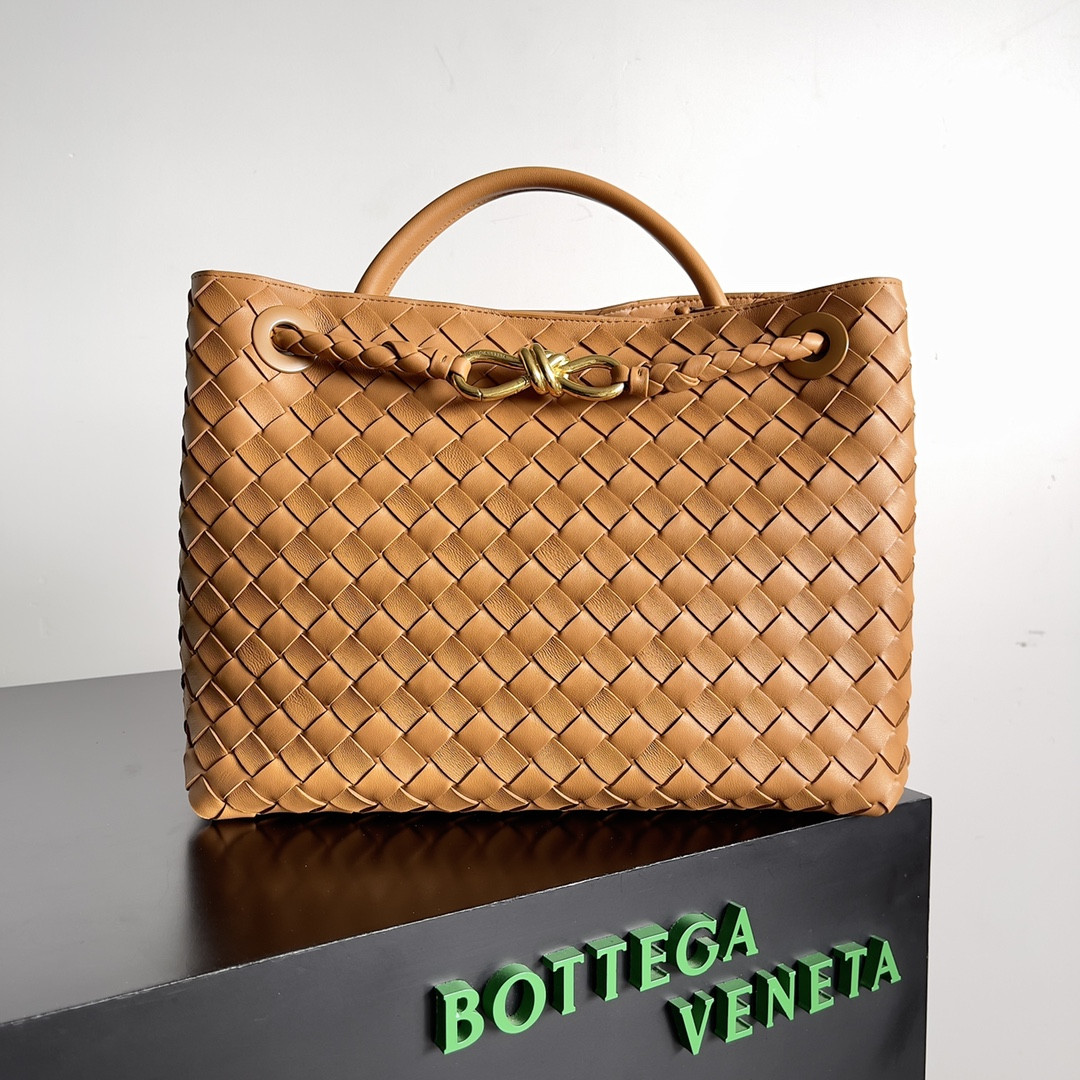 B0tt*ga Ven*ta Medium Andiamo 32x25x11CM