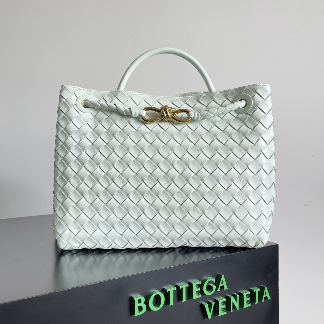 B0tt*ga Ven*ta Medium Andiamo 32x25x11CM