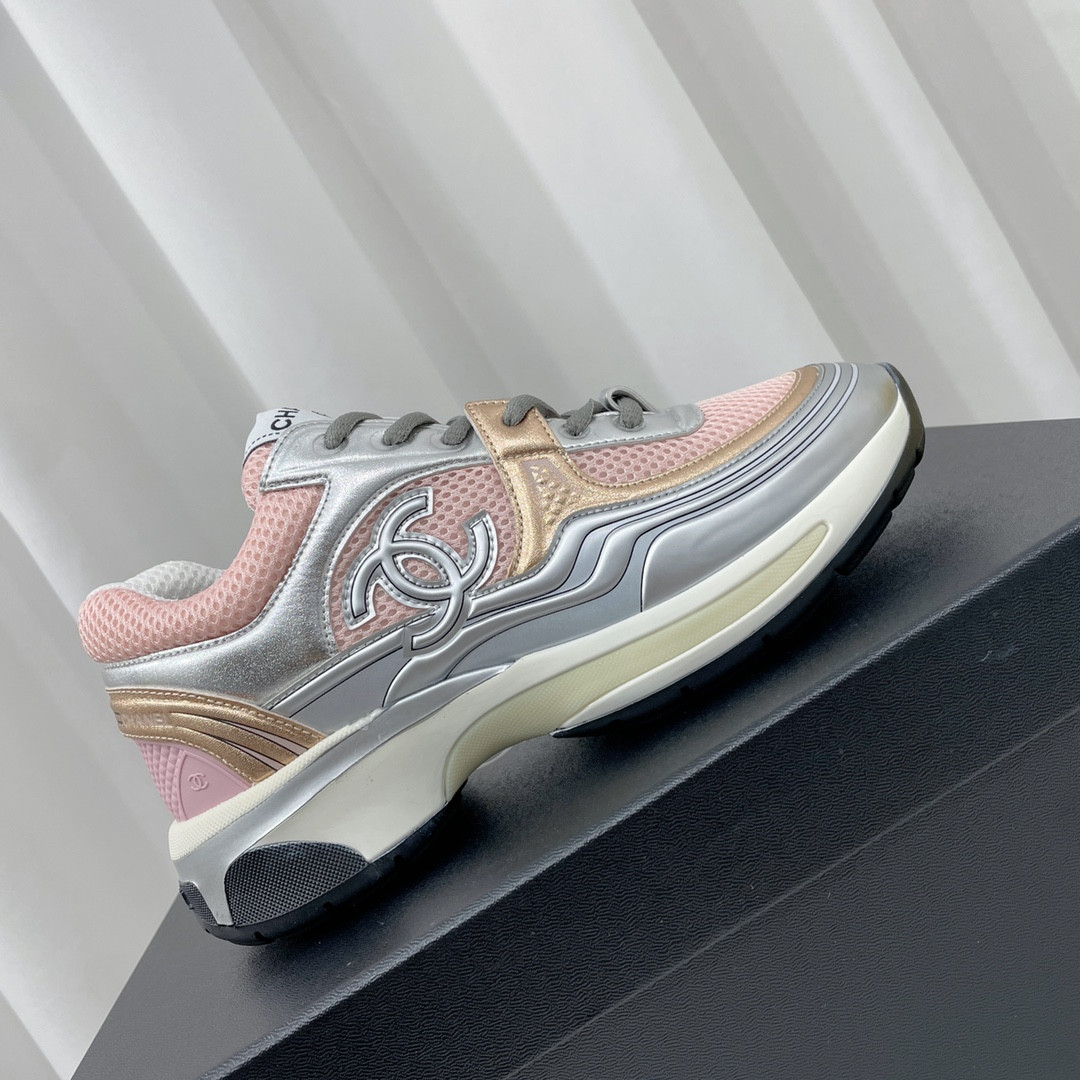 UA Ch**el SNEAKER