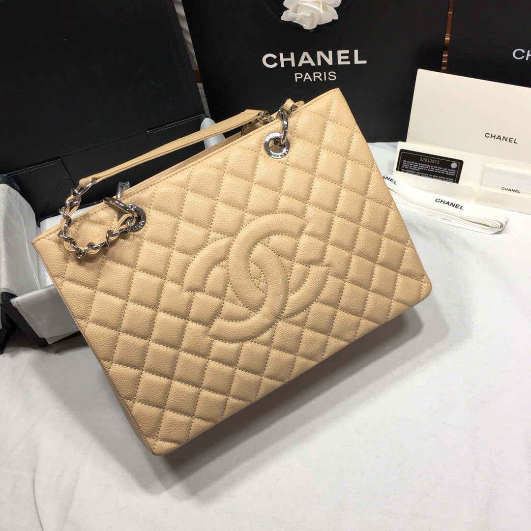 Ch**el GST CAVIAR LEATHER HARDWARE 24X33X13CM