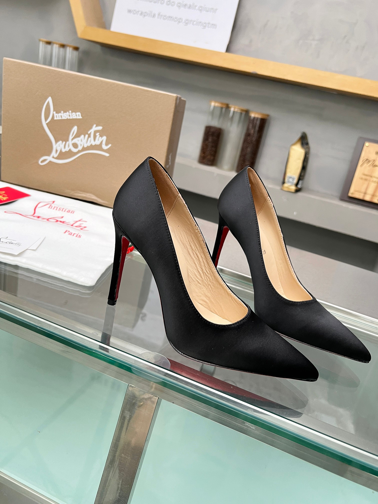 ua chr1st1an louboutin cl red-botT0m shoes