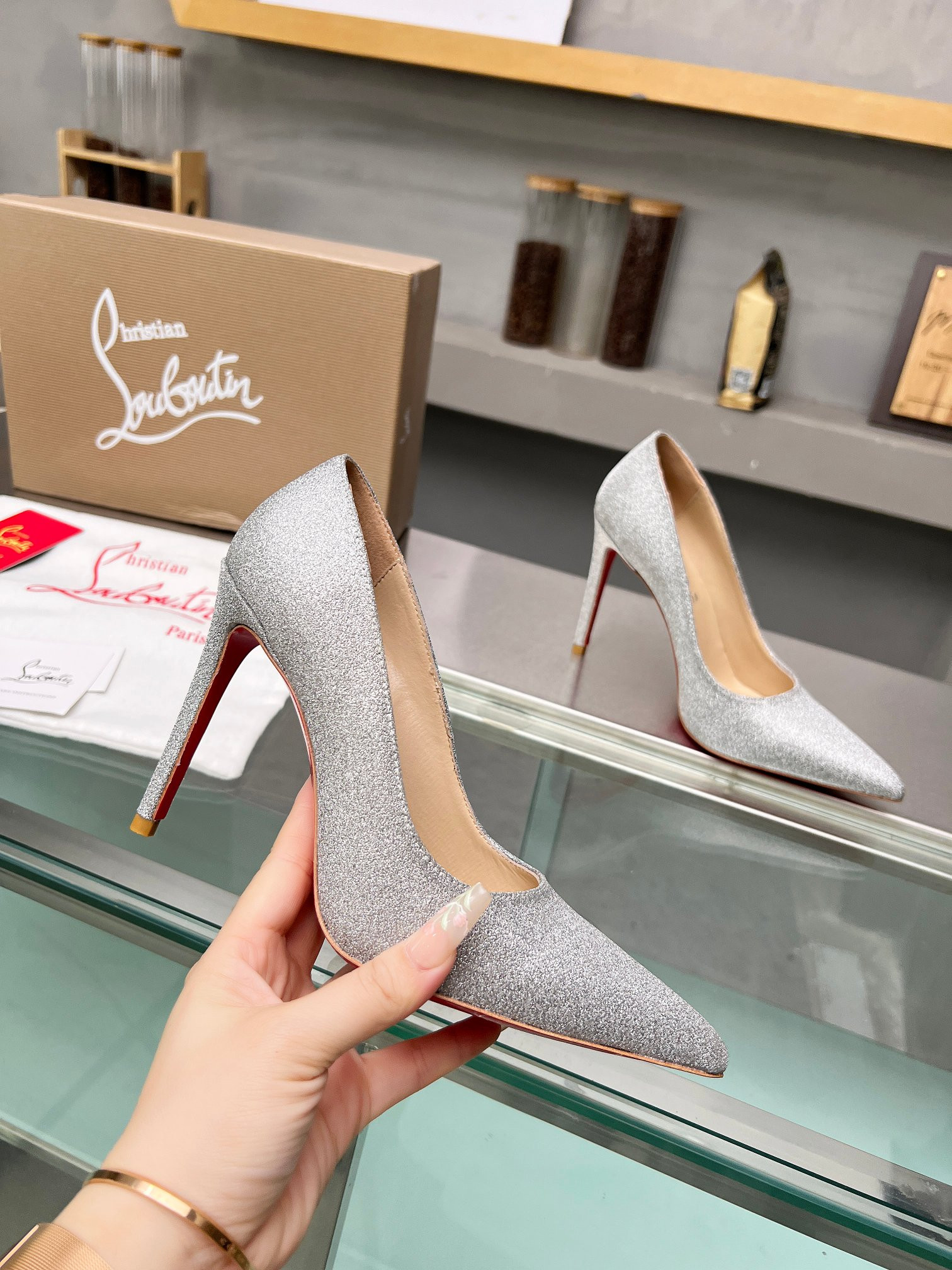 ua chr1st1an louboutin cl red-botT0m shoes
