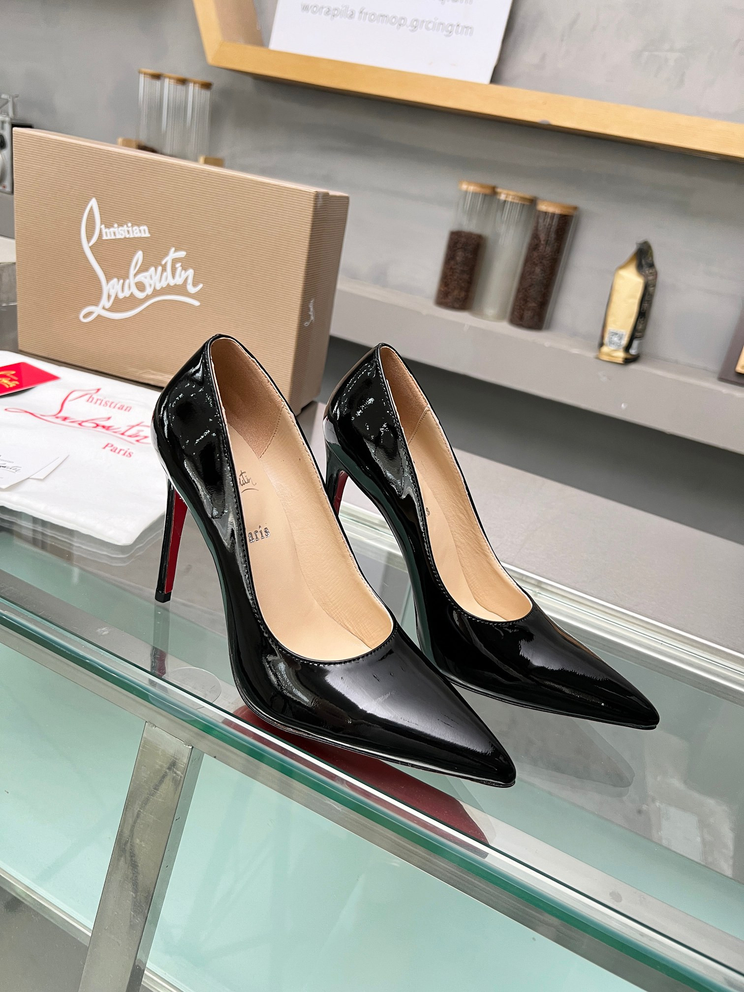 ua chr1st1an louboutin cl red-botT0m shoes