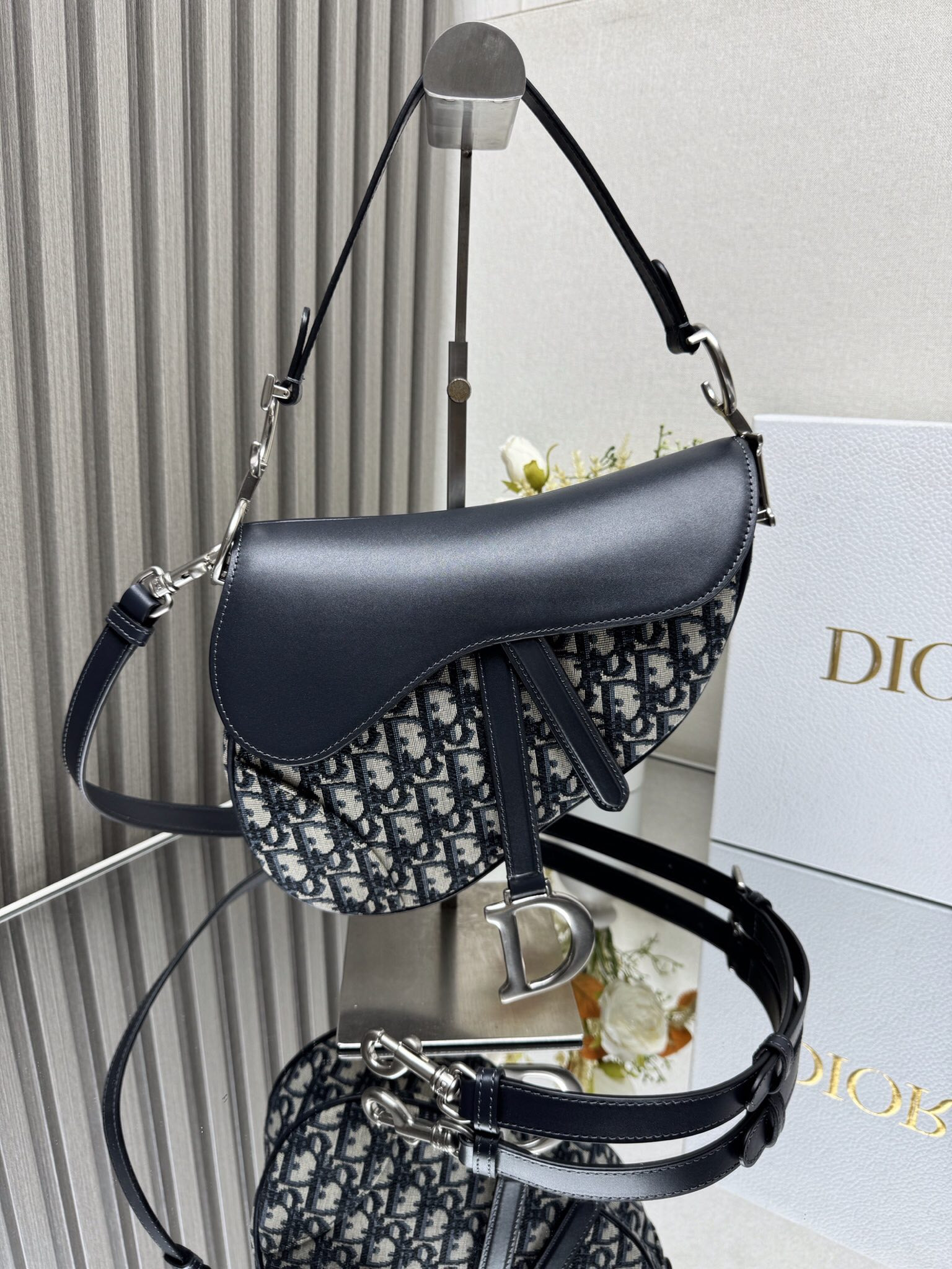 D10r Saddle Bag 25.5 x 20 x 6.5 cm