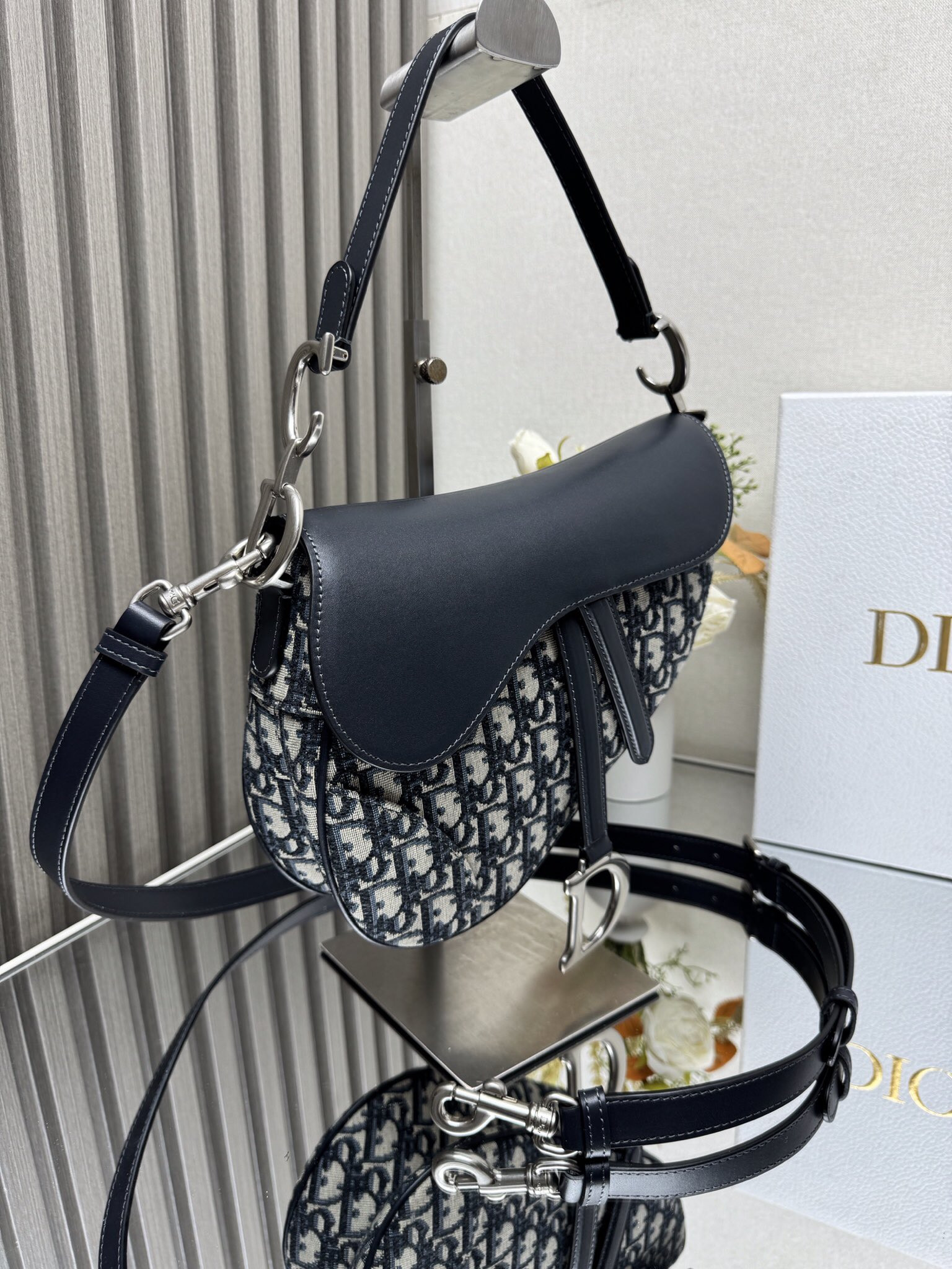 D10r Saddle Bag 25.5 x 20 x 6.5 cm