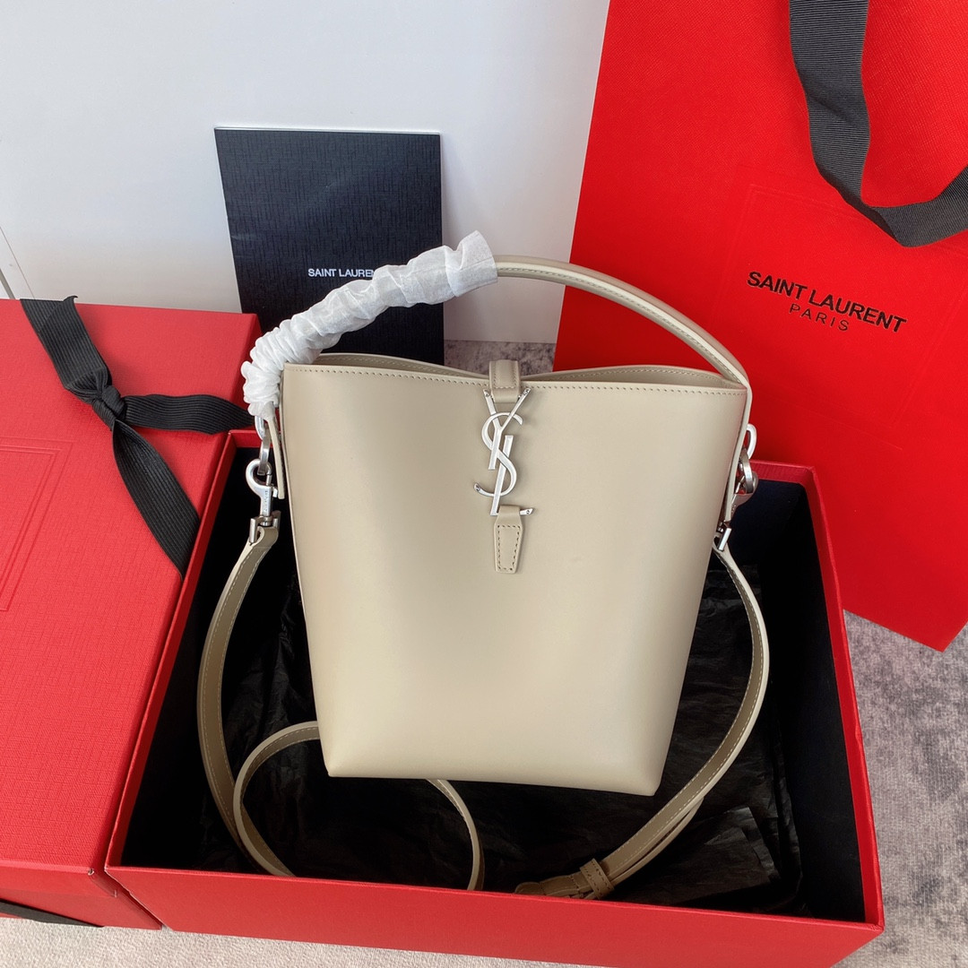 Y51 LE 37 Small (Shiny Leather) 17 x 20 x 13 CM