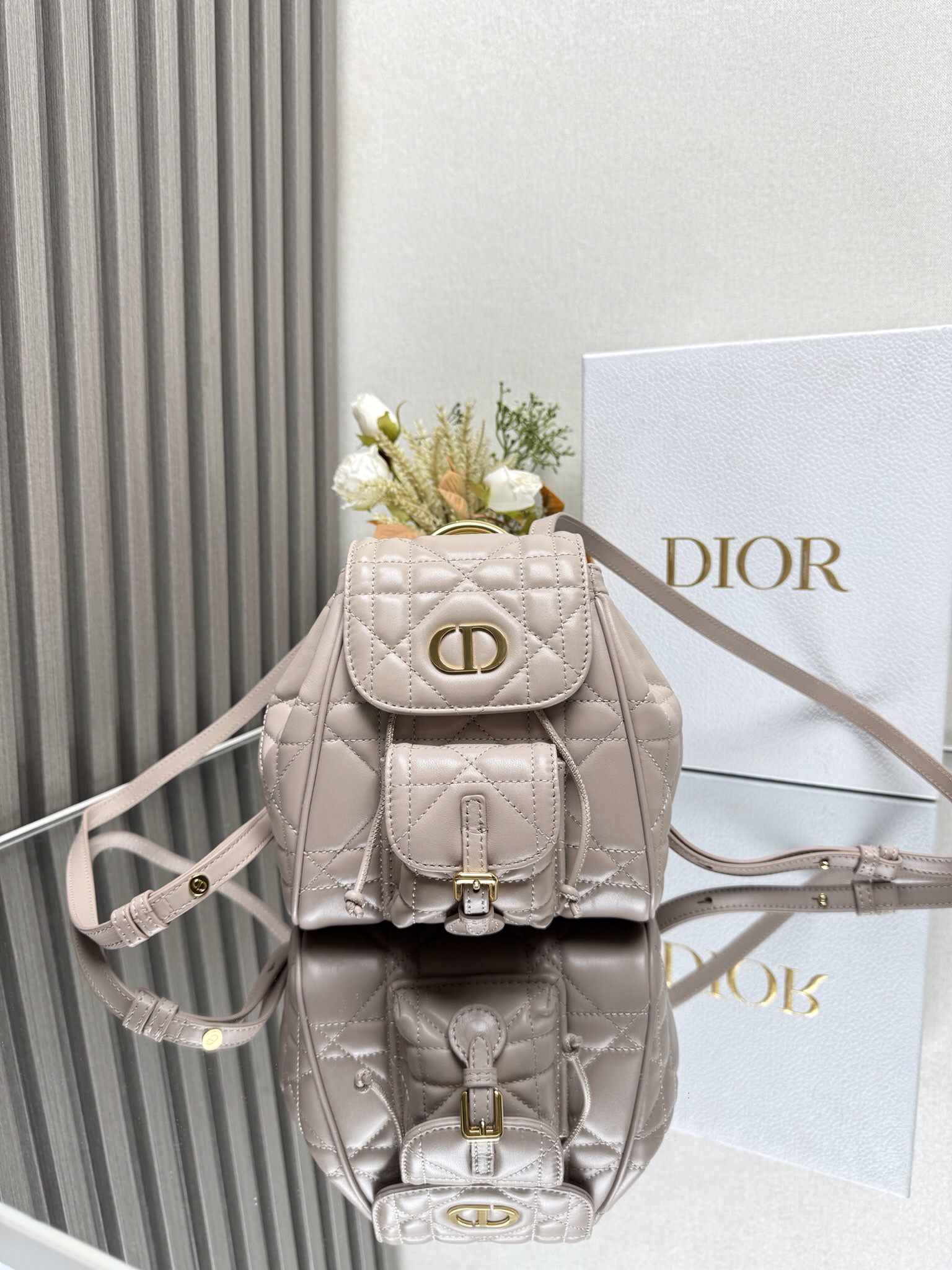 D10r Caro Backpack Small 19.5 x 18.5 x 8.5 cm