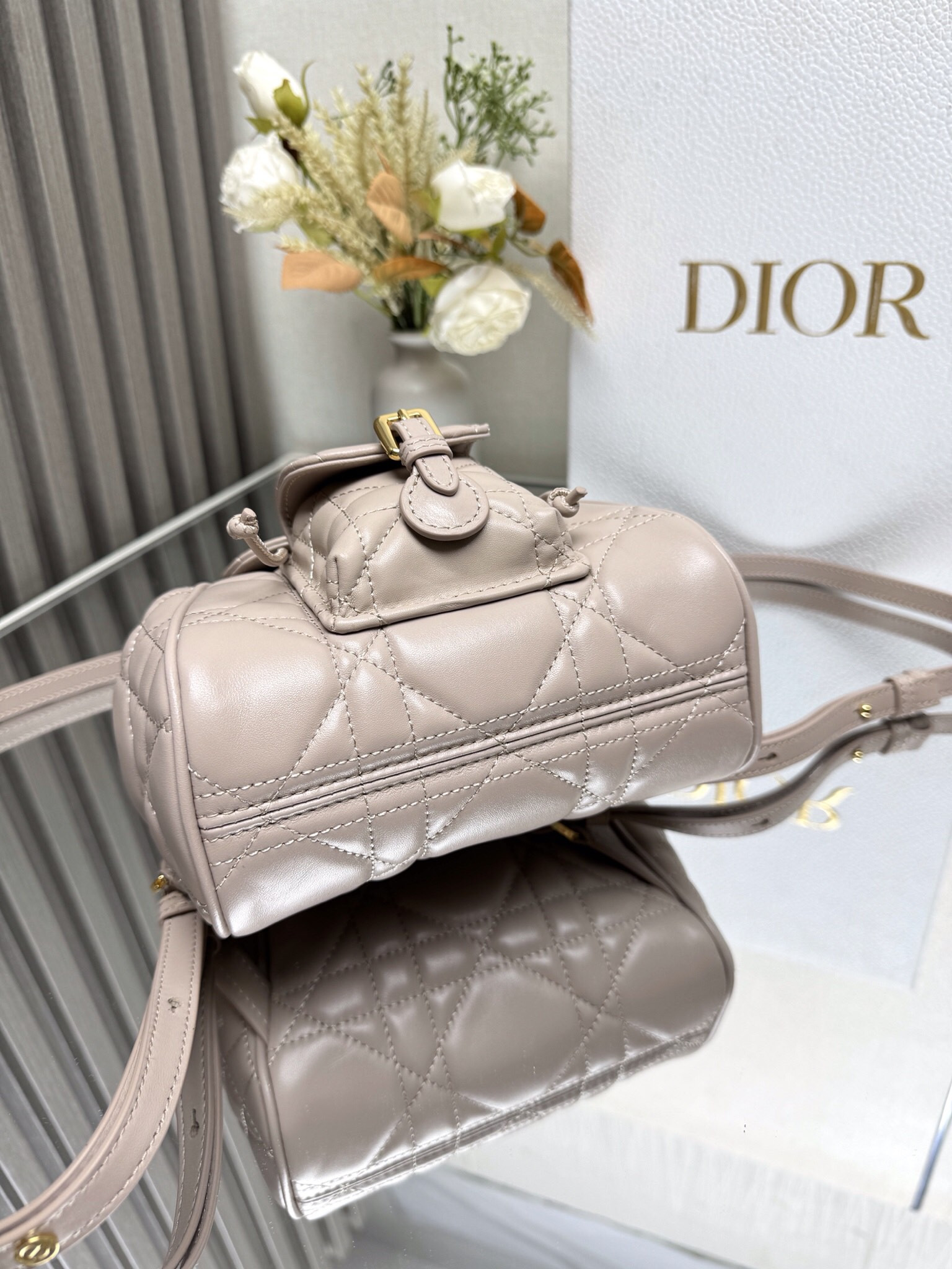 D10r Caro Backpack Small 19.5 x 18.5 x 8.5 cm