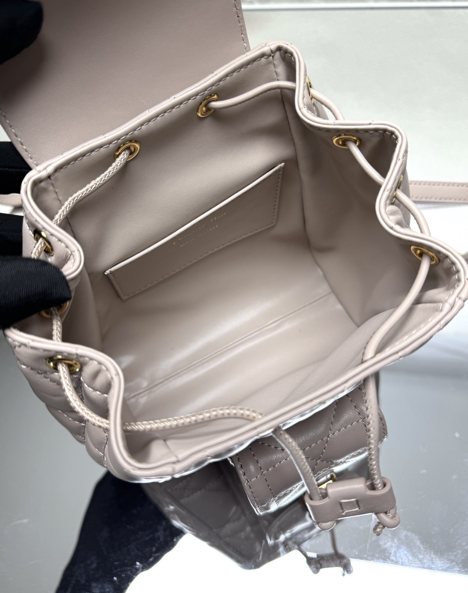 D10r Caro Backpack Small 19.5 x 18.5 x 8.5 cm
