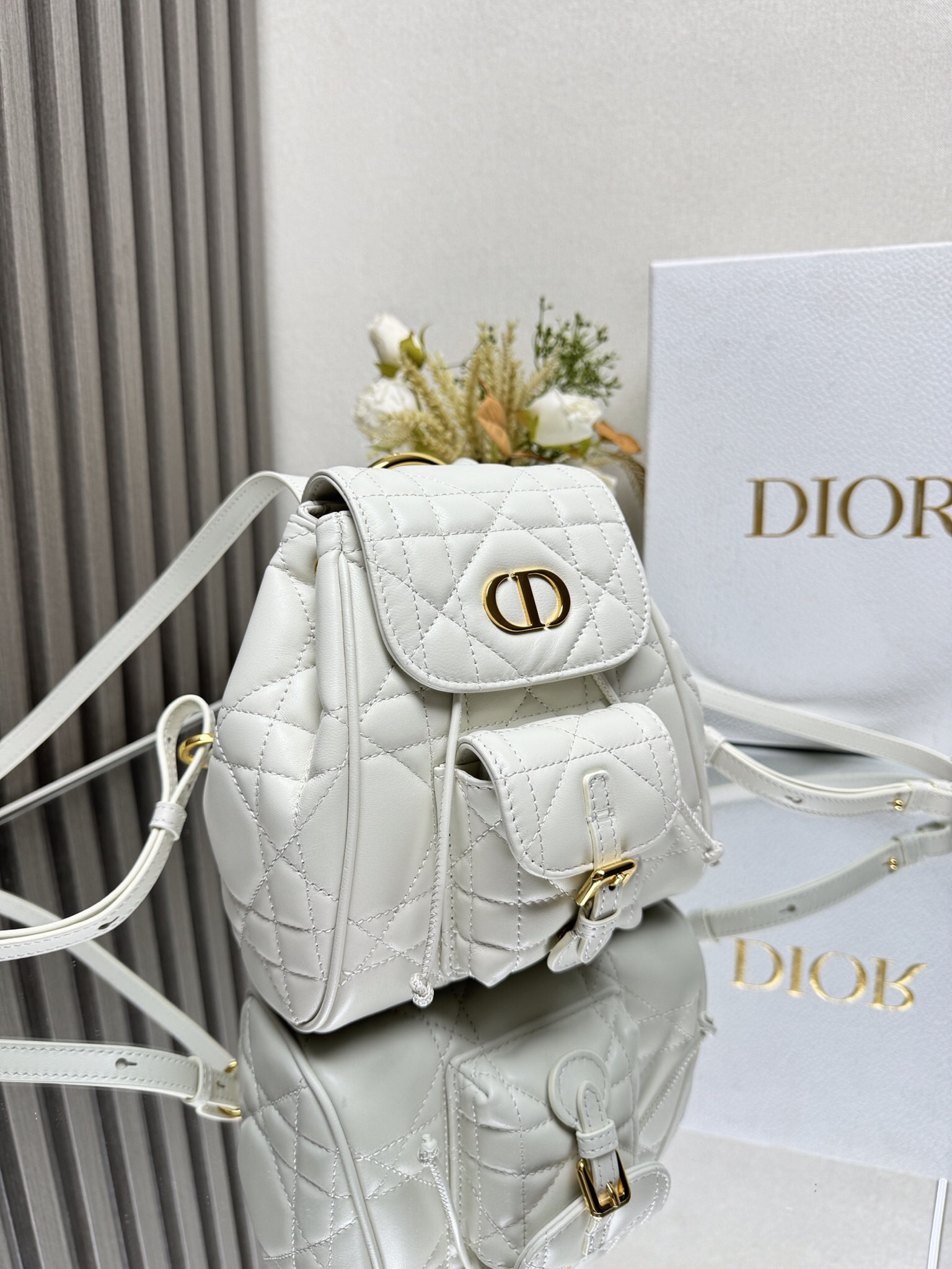 D10r Caro Backpack Small 19.5 x 18.5 x 8.5 cm
