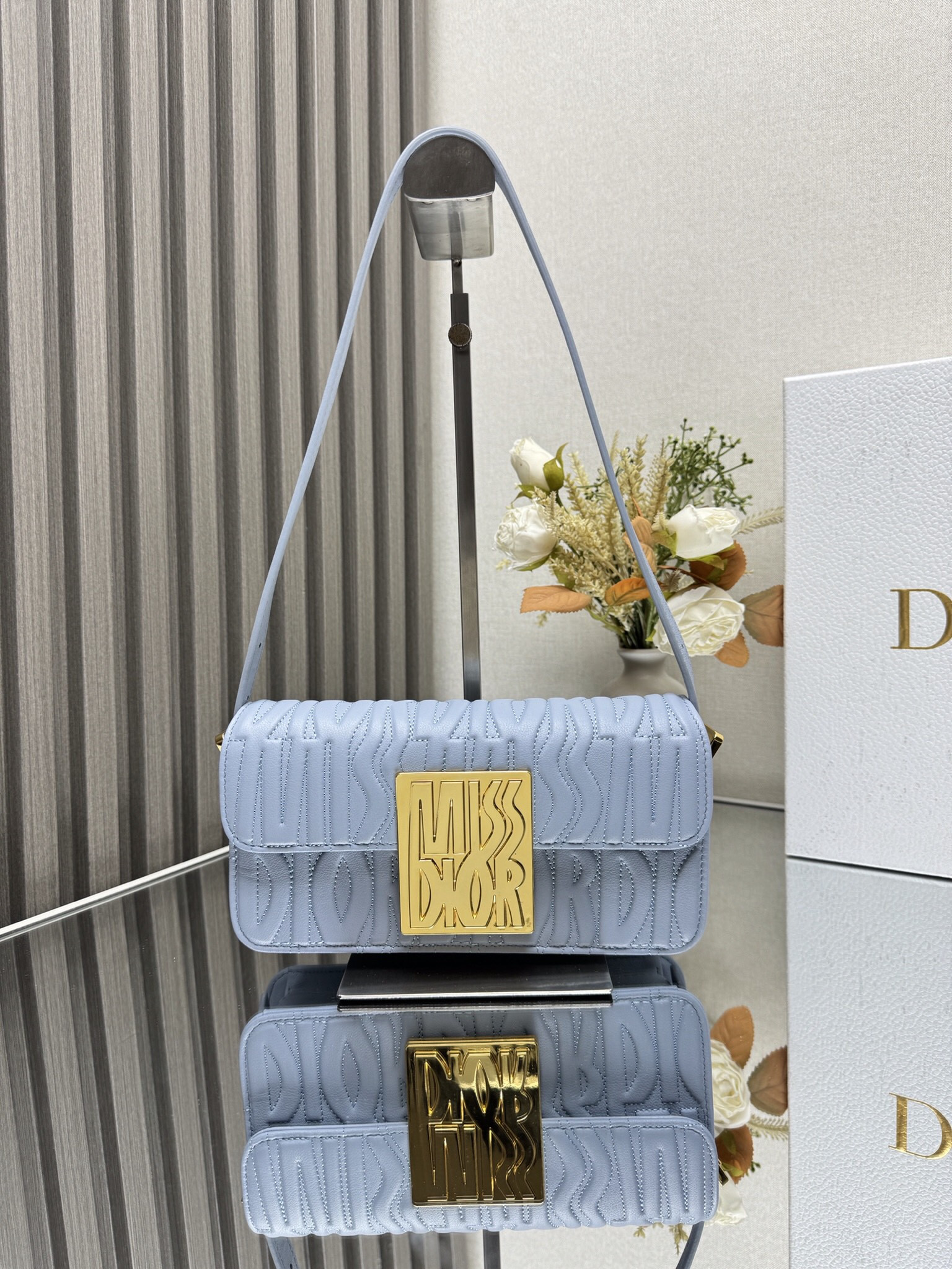 D10r Miss D10r flap bag 22 x 11 x 6 cm