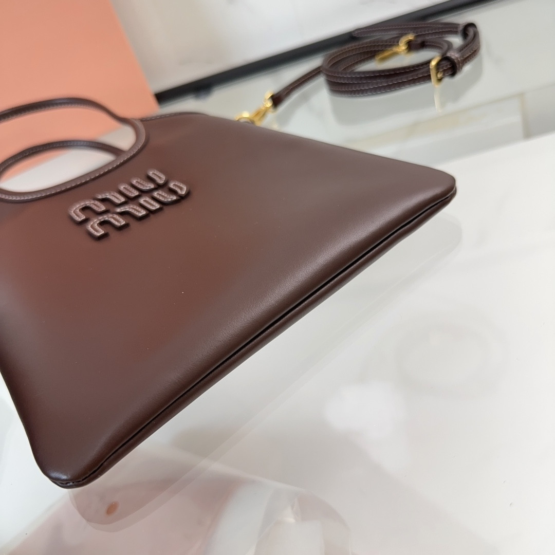 M1v M1v ivy leather handbag 20x 24 cm