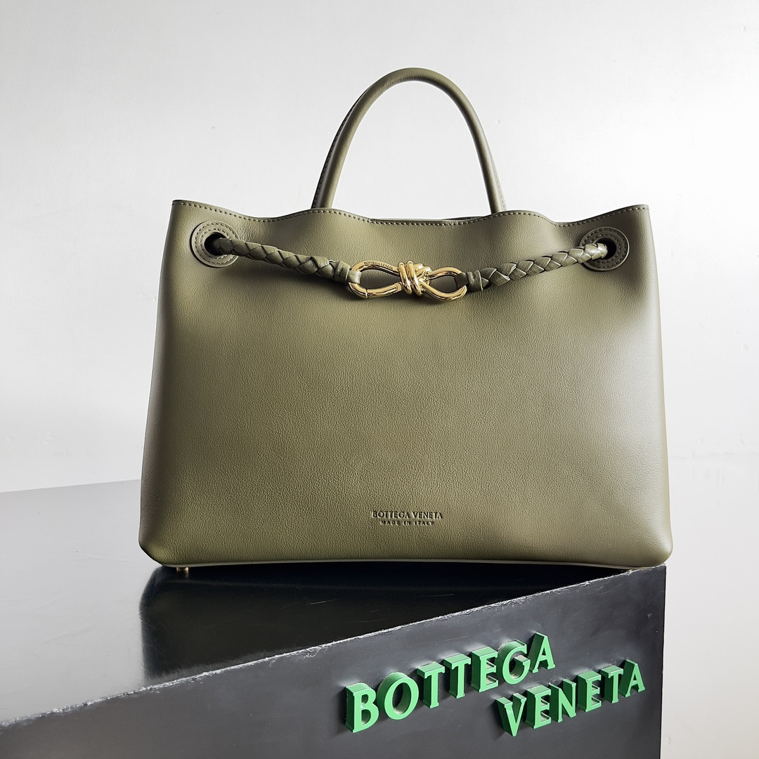 B0tt*ga Ven*ta Medium Andiamo 32x25x11CM