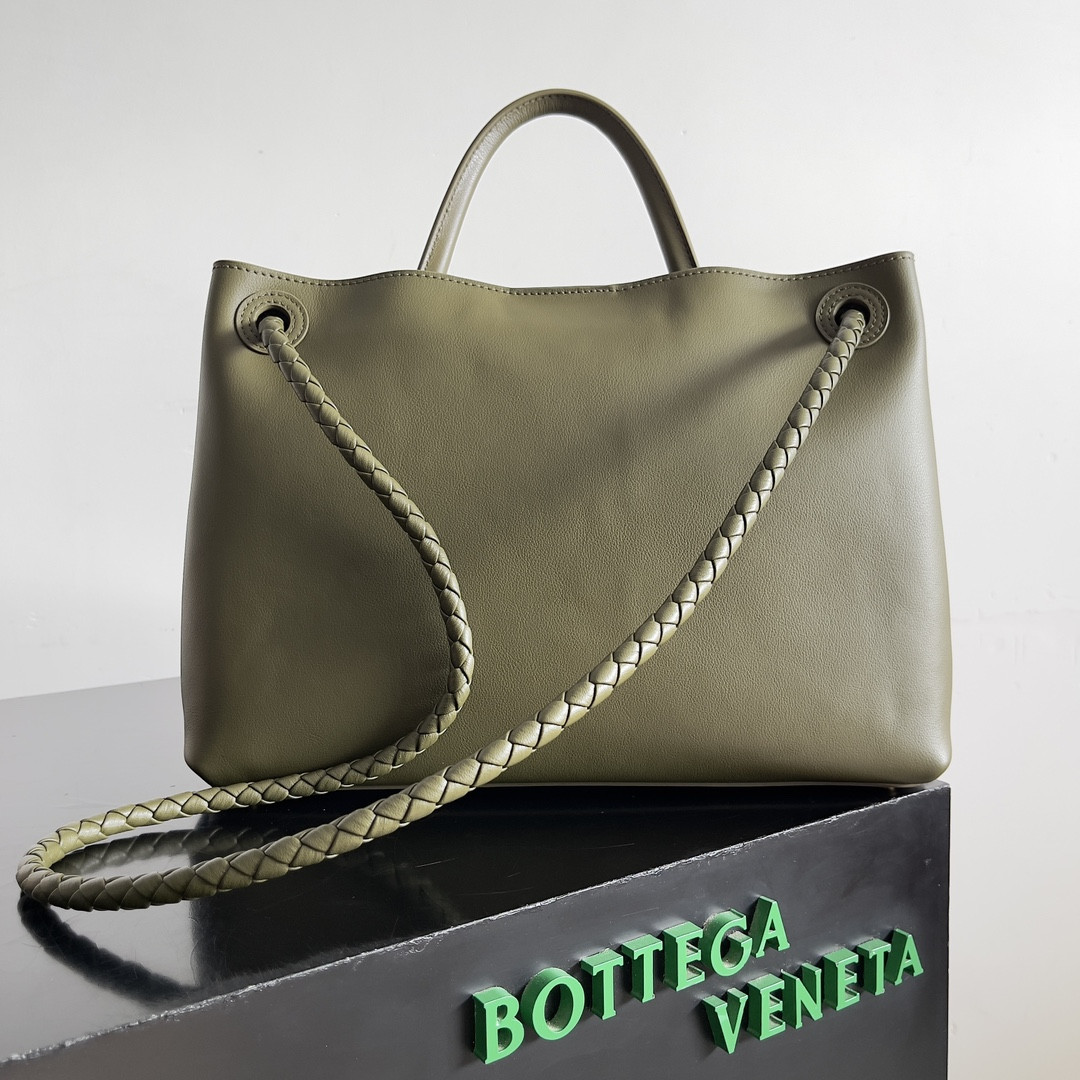 B0tt*ga Ven*ta Medium Andiamo 32x25x11CM