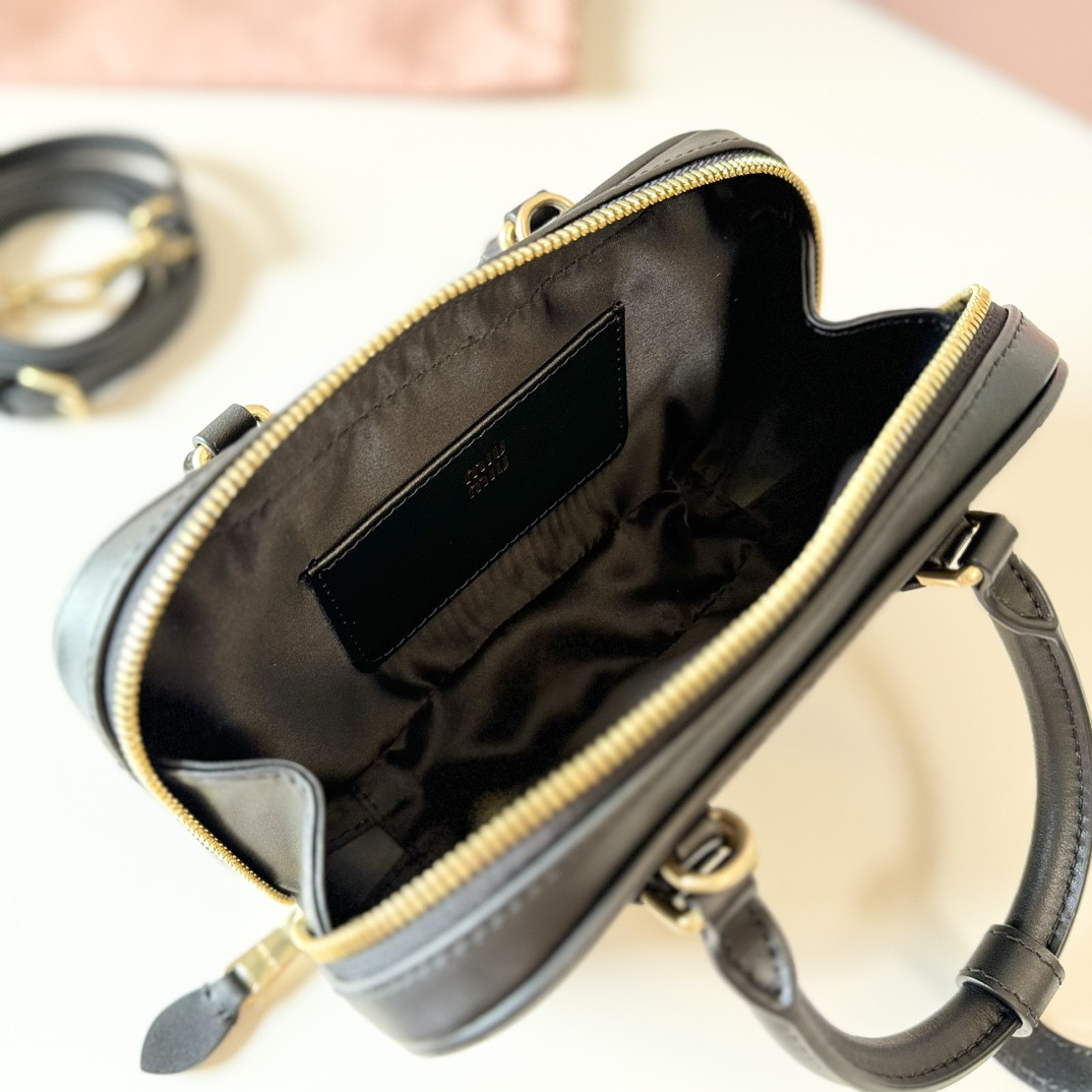 M1v M1v arcadie leather mini-bag 19x10x5cm
