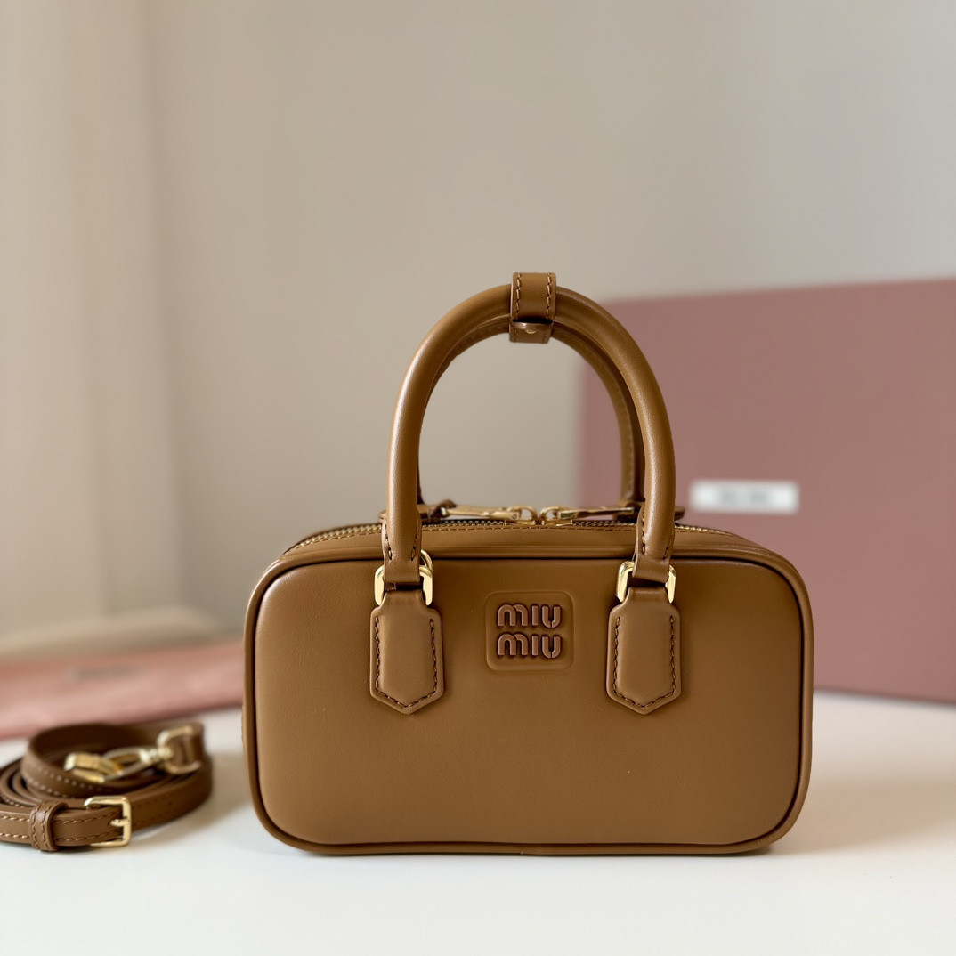 M1v M1v arcadie leather mini-bag 19x10x5cm