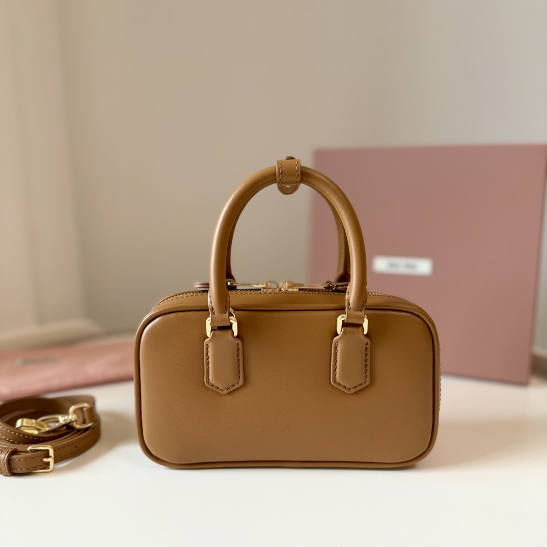 M1v M1v arcadie leather mini-bag 19x10x5cm