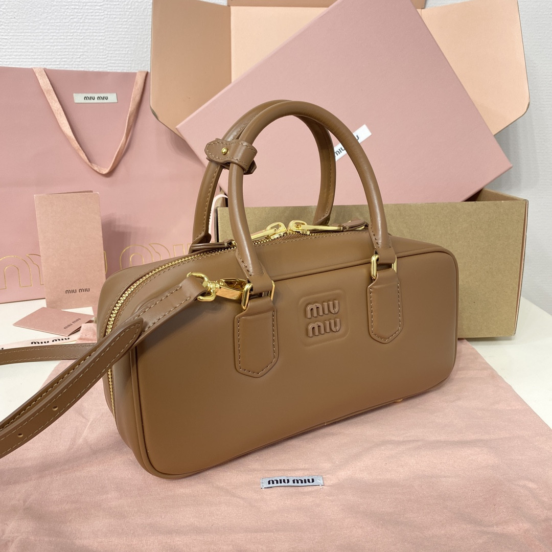 M1v M1v arcadie leather bag  12x27x9cm