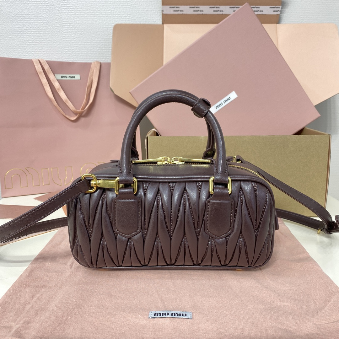 M1v M1v arcadie matelassé nappa leather bag 22x10.5x7.5cm