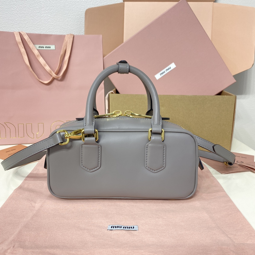 M1v M1v arcadie leather bag 10.5x22x7.5cm