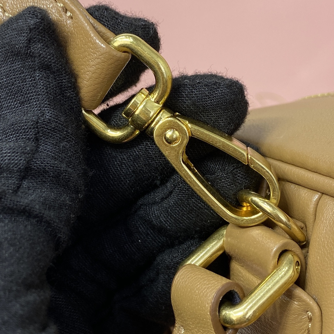 M1v M1v arcadie matelassé nappa leather bag 22x10.5x7.5cm