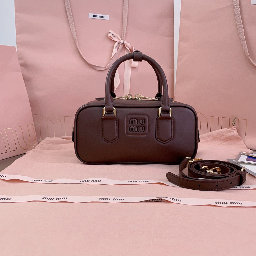 M1v M1v arcadie leather bag 10.5x22x7.5cm