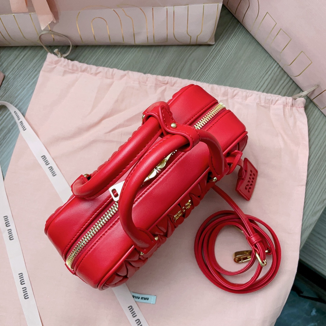 M1v M1v arcadie matelassé nappa leather bag 22x10.5x7.5cm