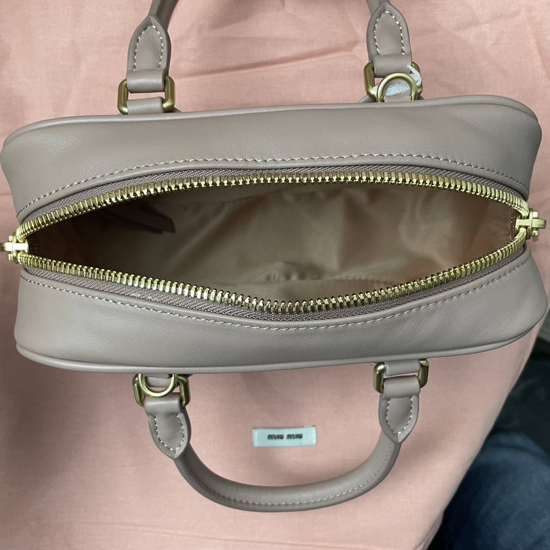 M1v M1v arcadie leather bag 10.5x22x7.5cm
